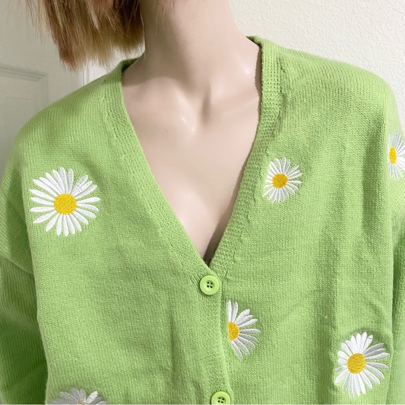 Embroidered Daisy Flower Green Knit Cardigan Women’s Sweater Size S/M - Picture 5 of 11